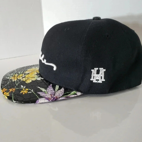 100 Miles HM Black Floral Womans Snapback Hat . - Picture 5 of 8